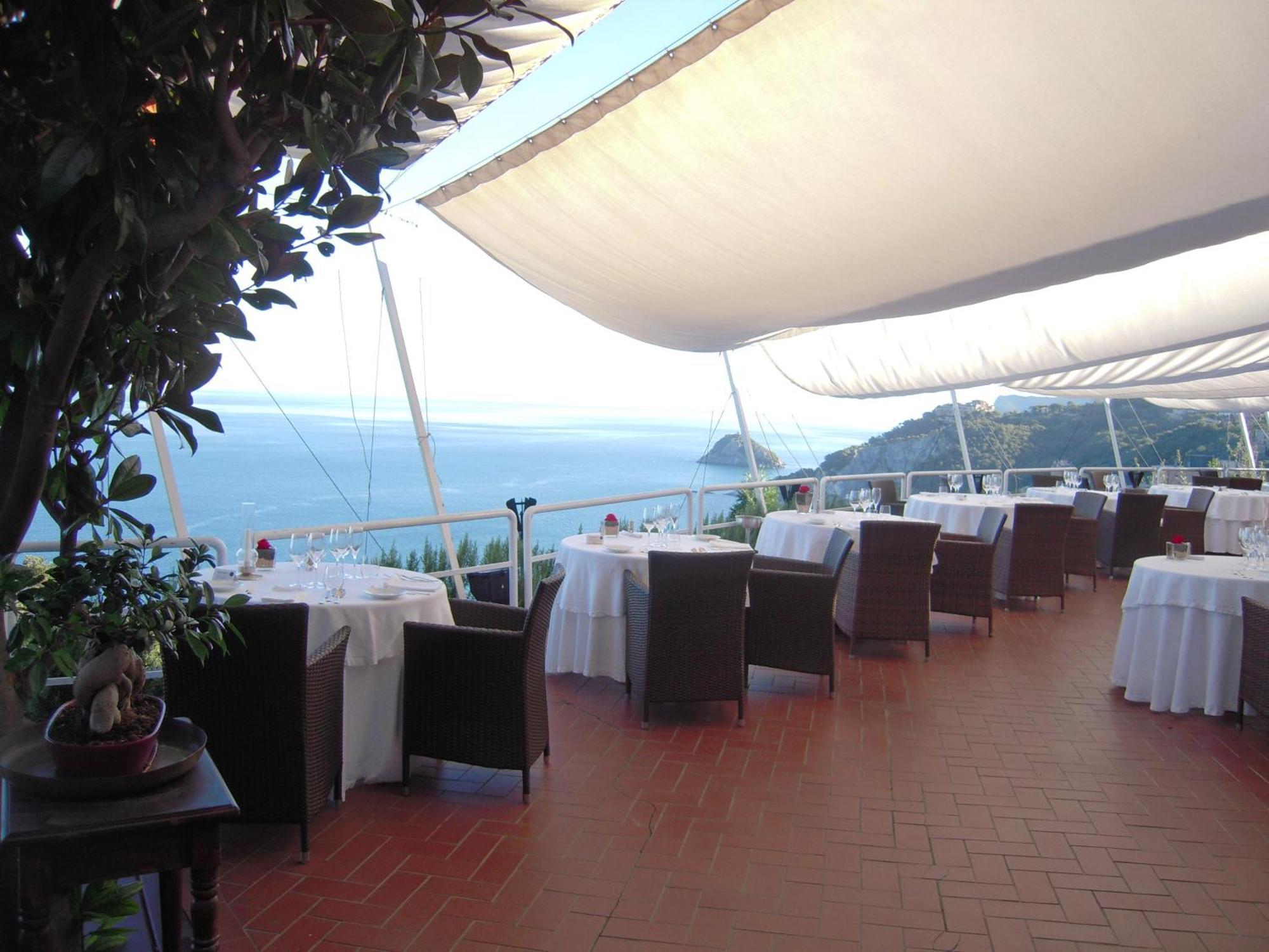 Hotel Claudio Bergeggi Luaran gambar