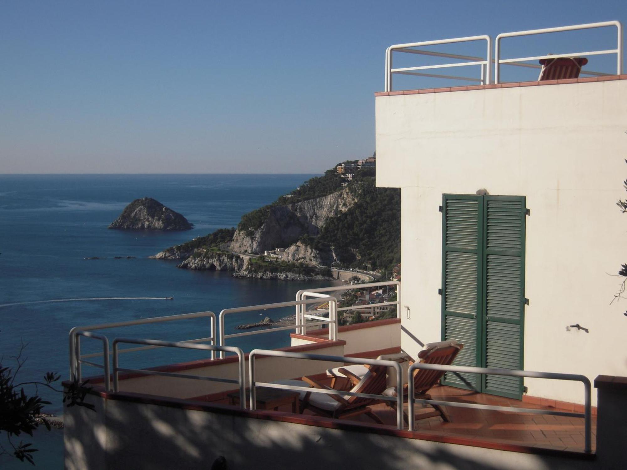 Hotel Claudio Bergeggi Luaran gambar