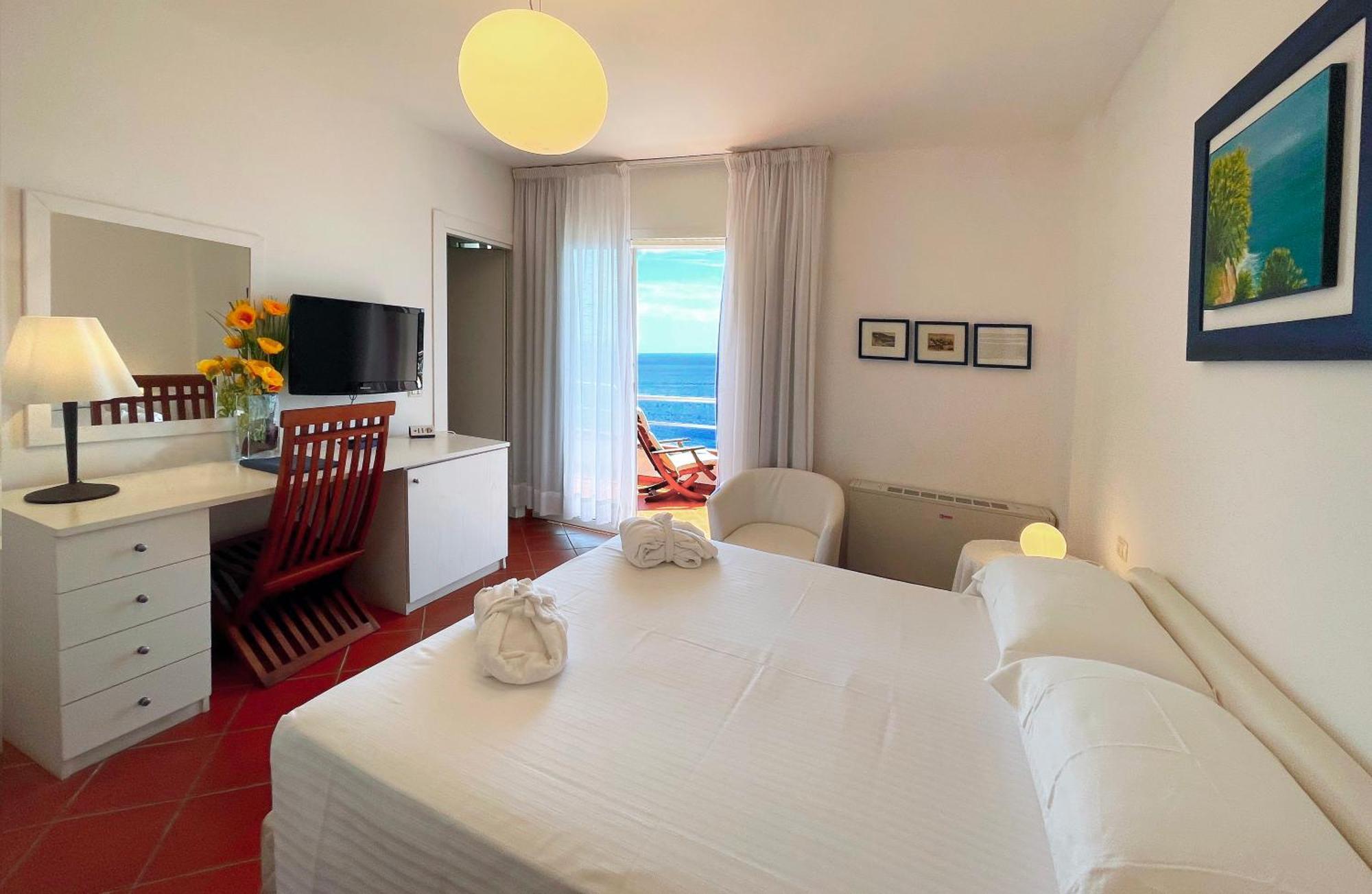 Hotel Claudio Bergeggi Luaran gambar