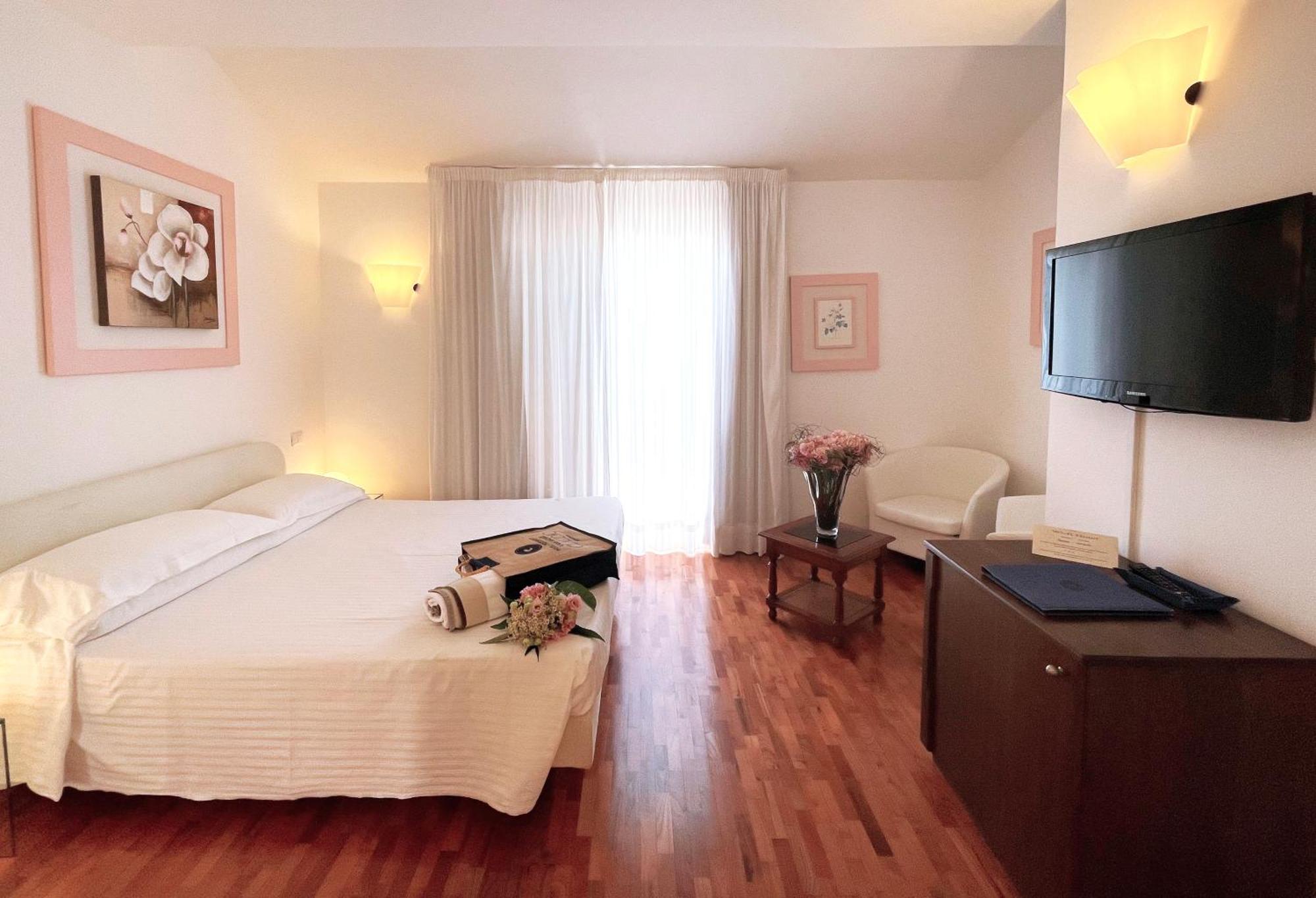 Hotel Claudio Bergeggi Luaran gambar